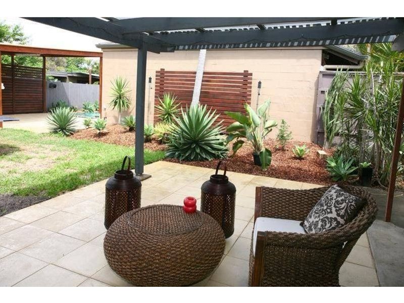 19 Savoy Drive, Broadbeach Waters QLD 4218