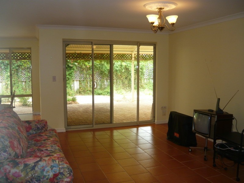 5 Janeville Place, South Guildford WA 6055