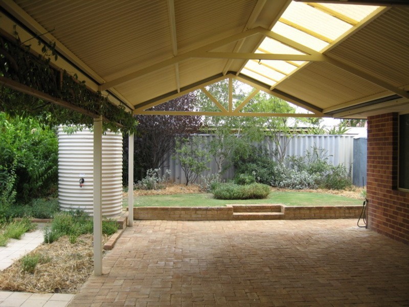 5 Janeville Place, South Guildford WA 6055