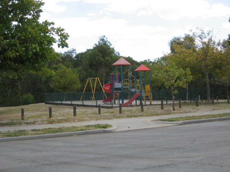 5 Janeville Place, South Guildford WA 6055