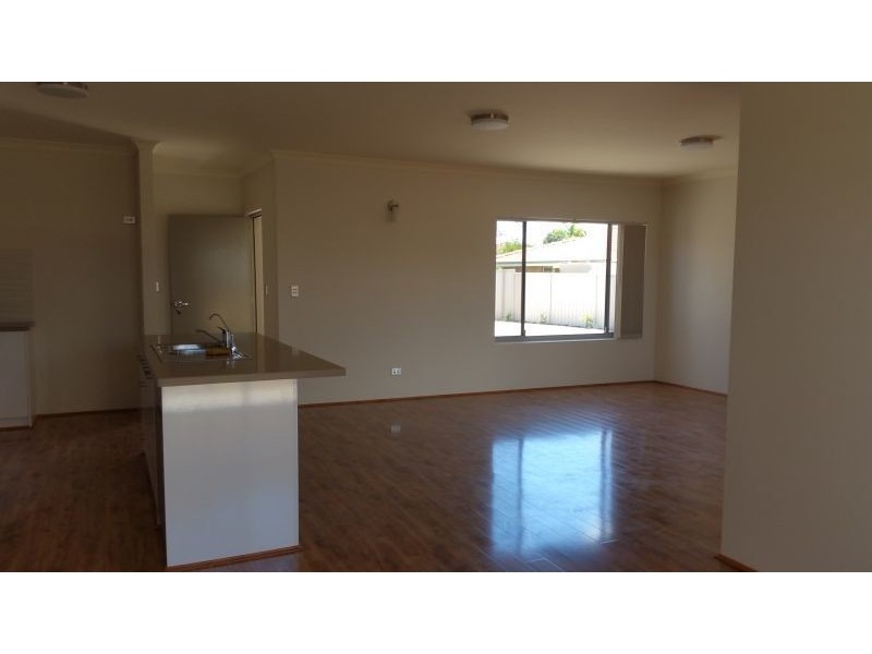 7A Welland way, Beechboro WA 6063