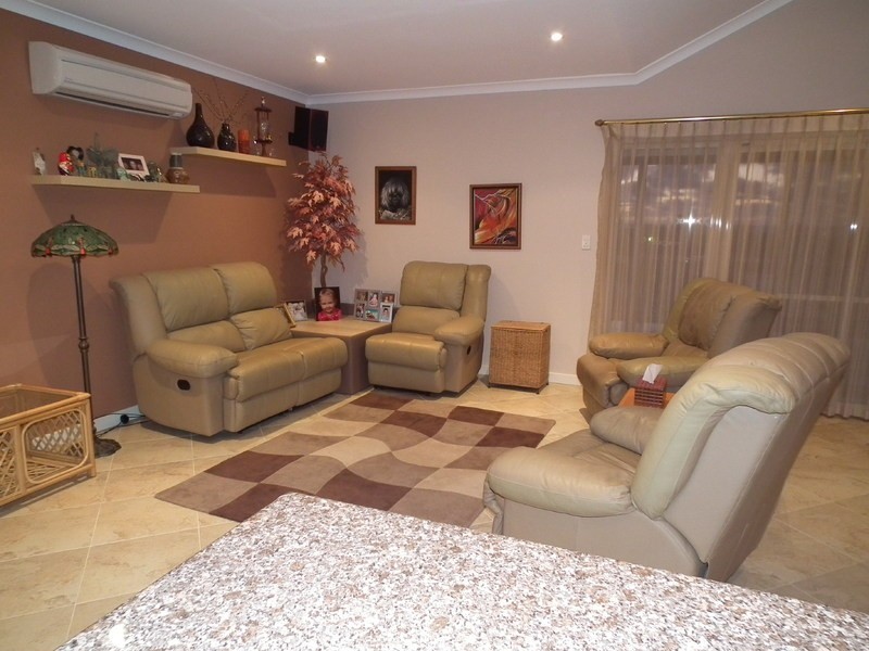 15 Cingalee Drive, Madora Bay WA 6210