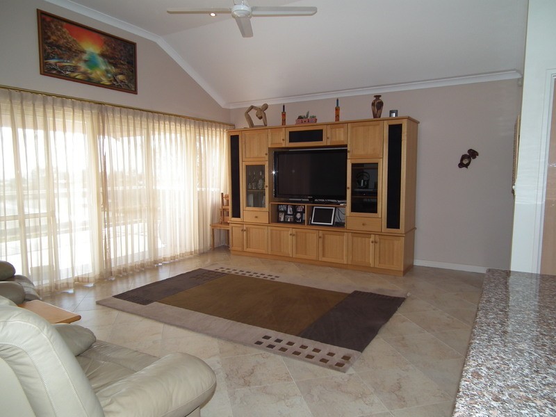 15 Cingalee Drive, Madora Bay WA 6210