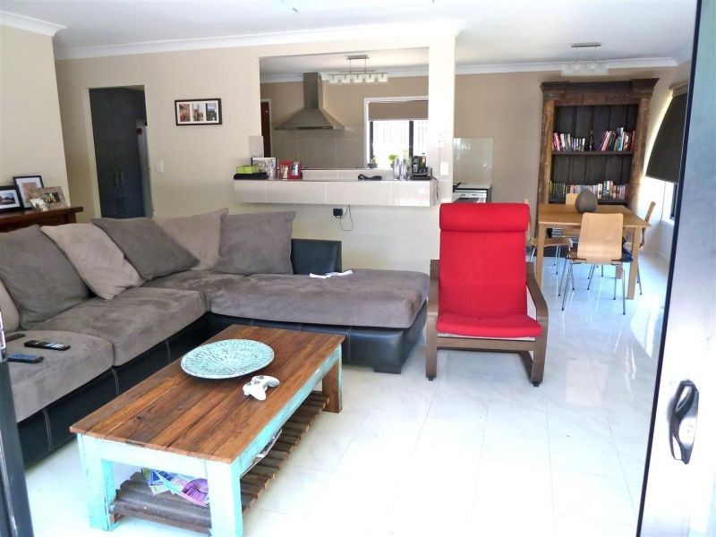 104 Burrendah Rd, Jindalee QLD 4074