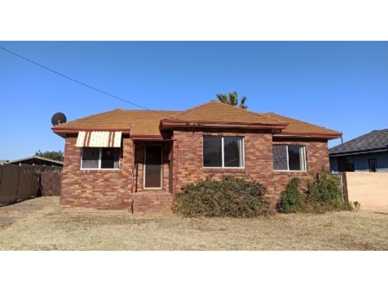 33 Crowther Street, Beachlands WA 6530