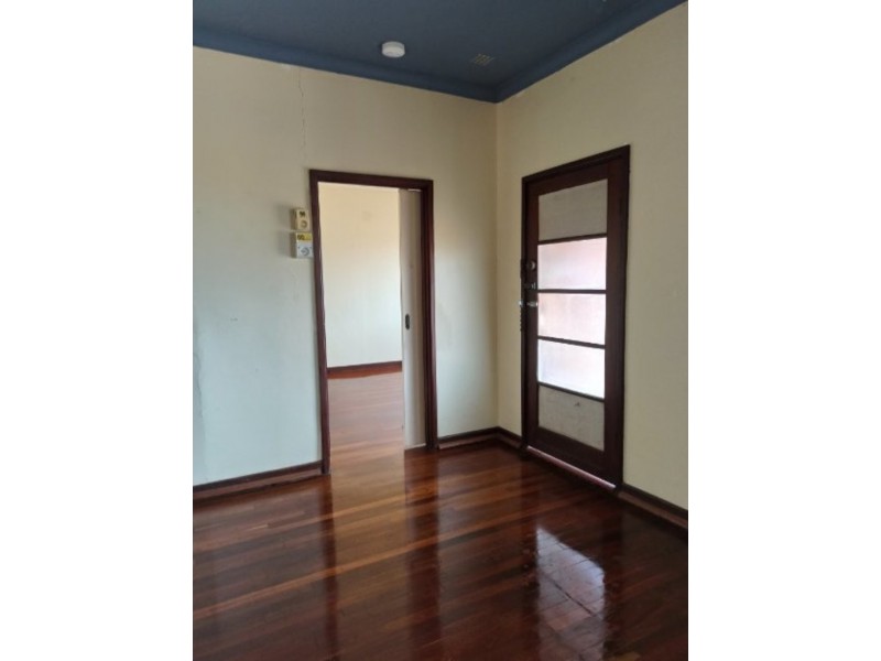 33 Crowther Street, Beachlands WA 6530