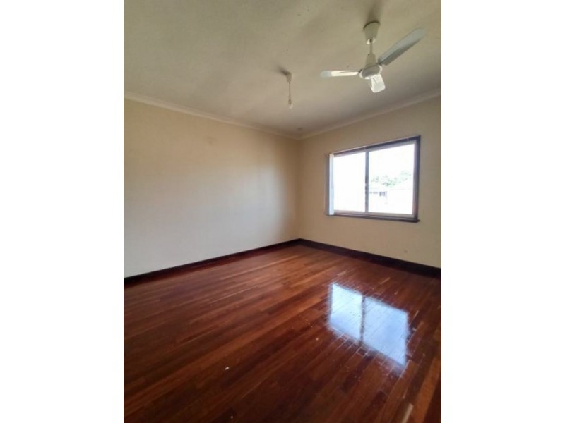 33 Crowther Street, Beachlands WA 6530