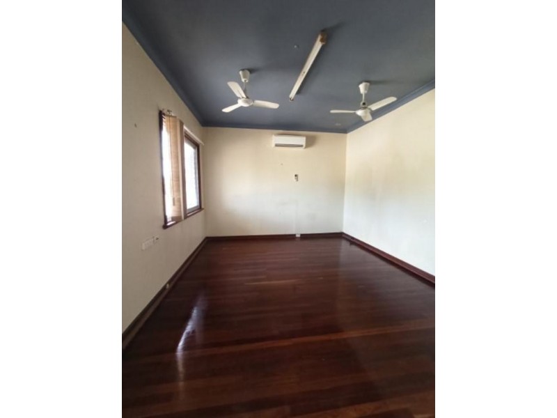 33 Crowther Street, Beachlands WA 6530