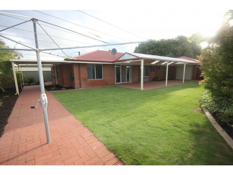 8 Lima Close, Warnbro WA 6169