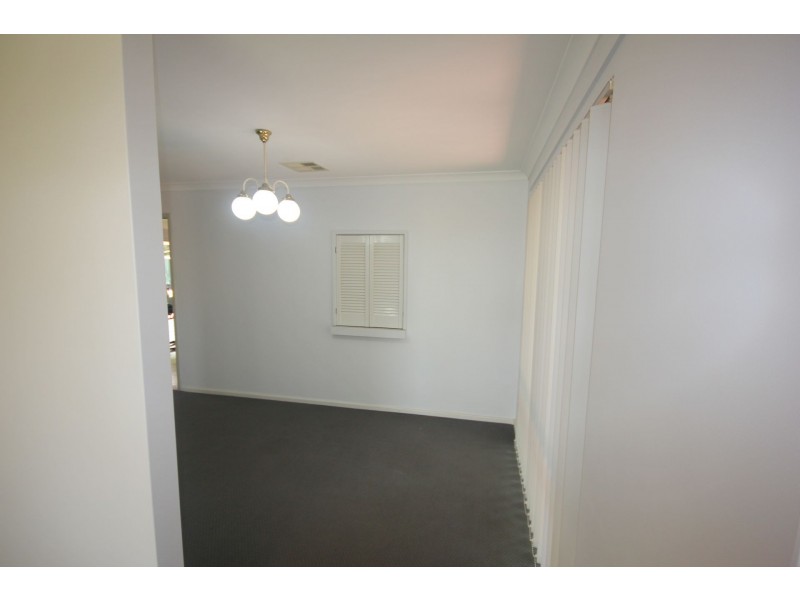 8 Lima Close, Warnbro WA 6169