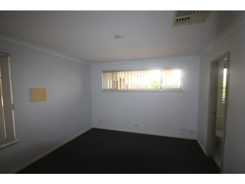 8 Lima Close, Warnbro WA 6169