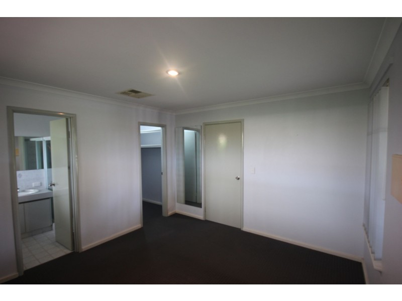 8 Lima Close, Warnbro WA 6169
