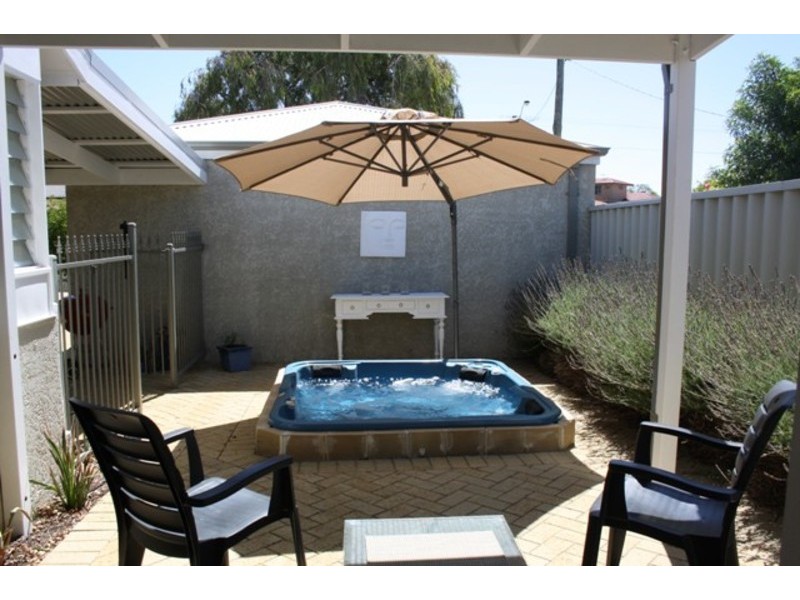 142a Safety Bay Road, Shoalwater WA 6169