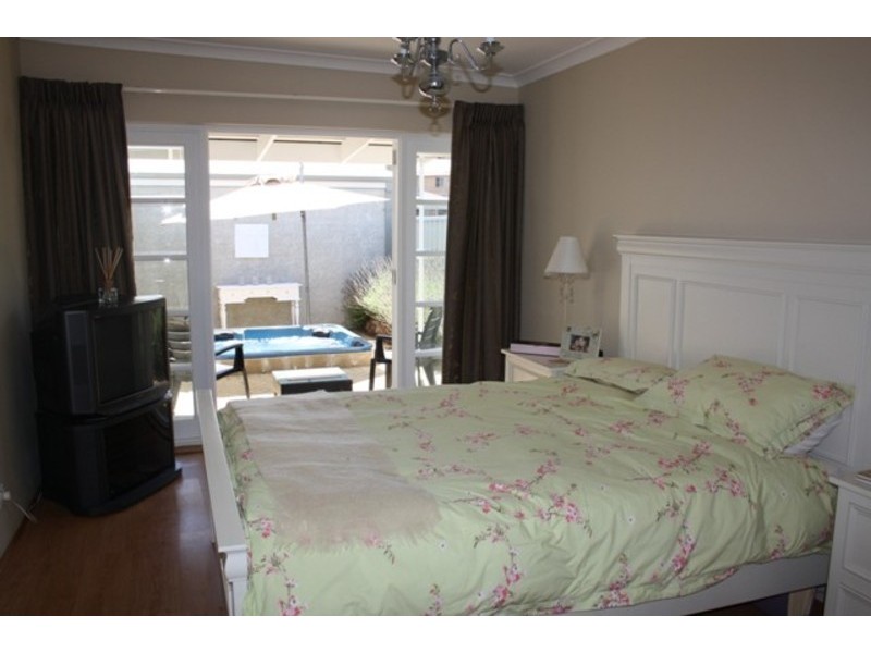 142a Safety Bay Road, Shoalwater WA 6169