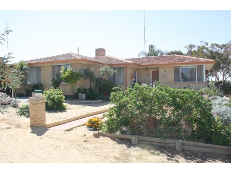 14 Teasdale Road, Bruce Rock WA 6418