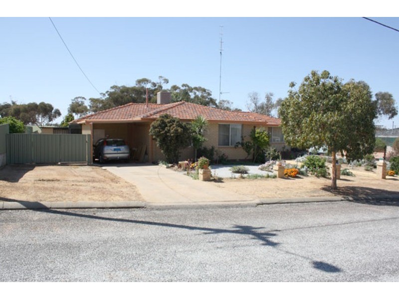 14 Teasdale Road, Bruce Rock WA 6418