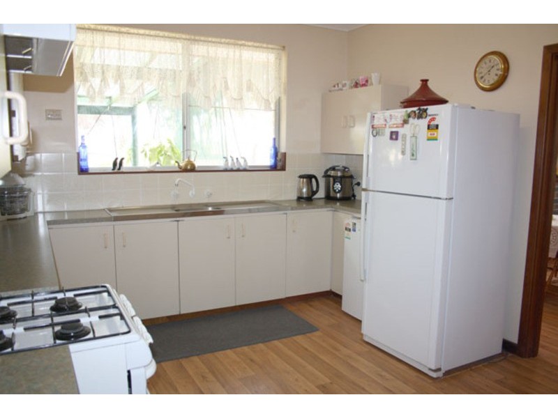 14 Teasdale Road, Bruce Rock WA 6418