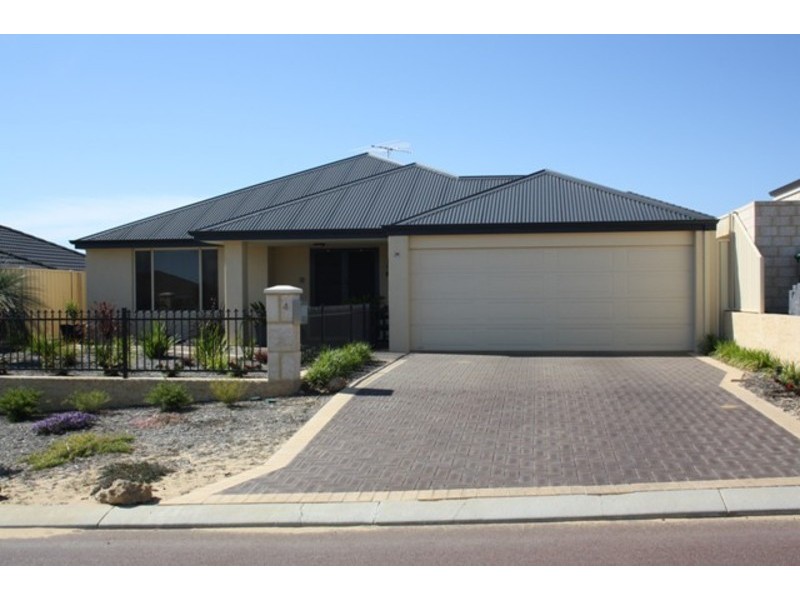 4 Woorabinda Rise, Lakelands WA 6210