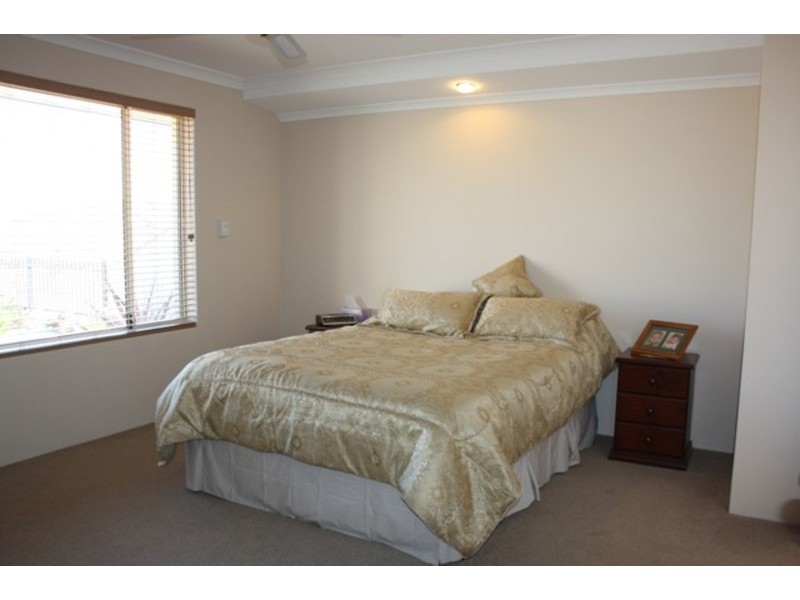 4 Woorabinda Rise, Lakelands WA 6210