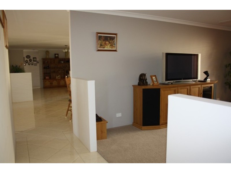 4 Woorabinda Rise, Lakelands WA 6210