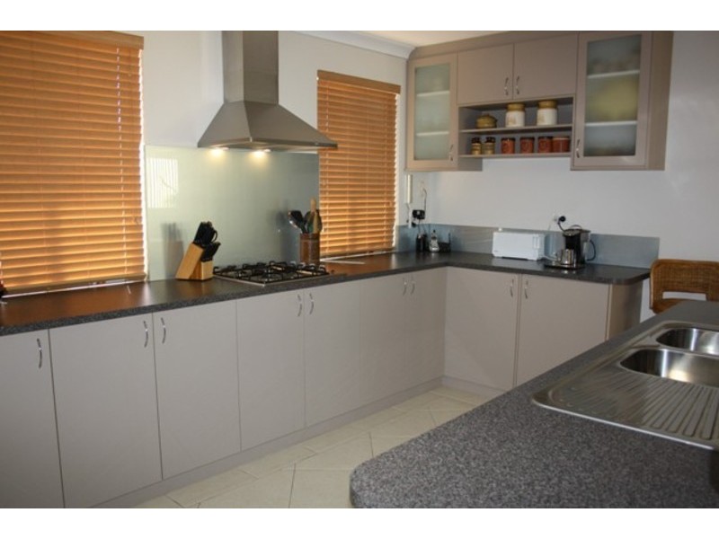 4 Woorabinda Rise, Lakelands WA 6210