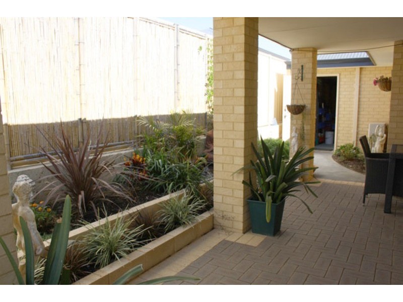 4 Woorabinda Rise, Lakelands WA 6210