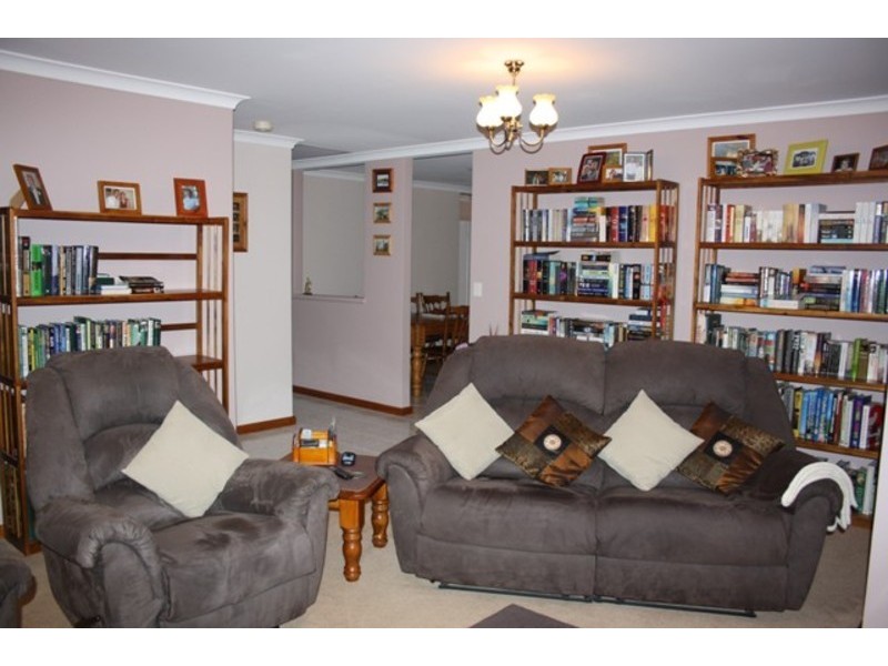 11 Bonnydoon Court, Cooloongup WA 6168