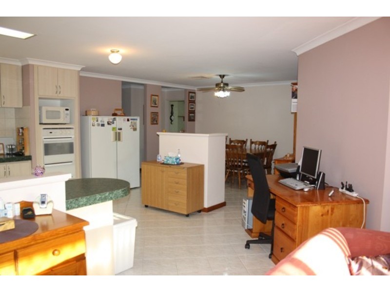 11 Bonnydoon Court, Cooloongup WA 6168