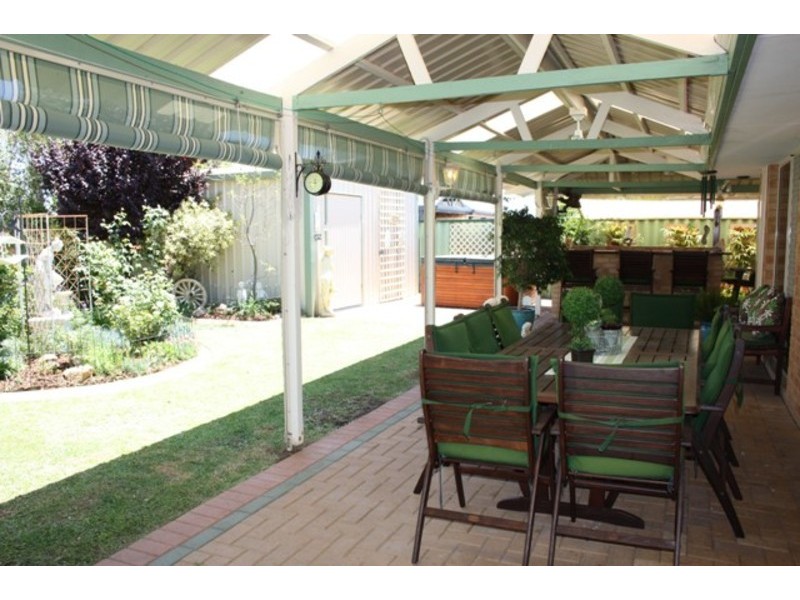 4  Gandesa Green, Port Kennedy WA 6172