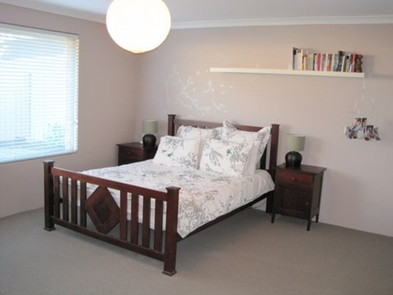 5 Viana Loop, Seville Grove WA 6112