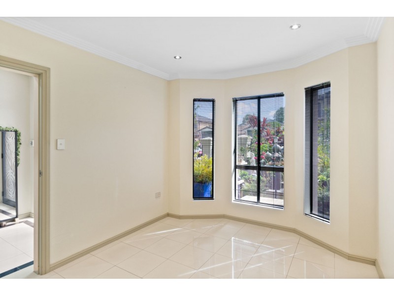 7 Hodge street, Hurstville NSW 2220