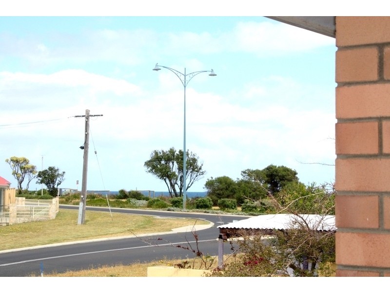 4 Beach Road, South Bunbury WA 6230