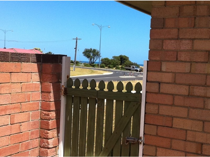 4 Beach Road, South Bunbury WA 6230