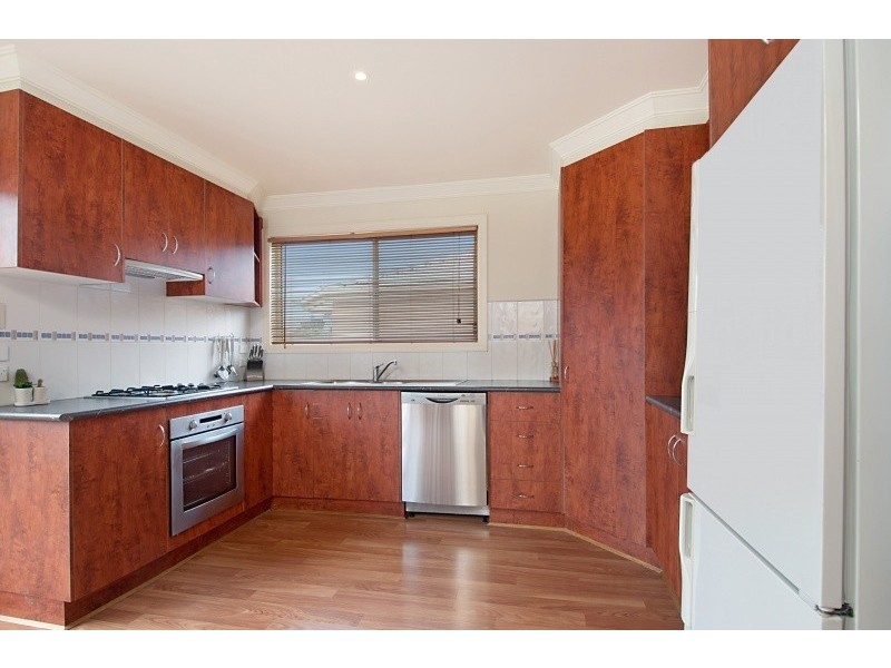 2/69 Herbert Street, Mornington VIC 3931