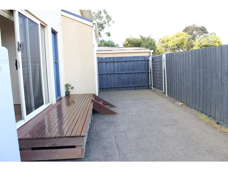 2/69 Herbert Street, Mornington VIC 3931