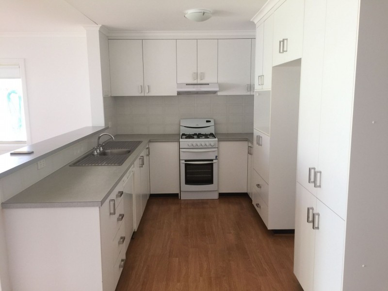 16 Kindra Crescent, Coolamon NSW 2701