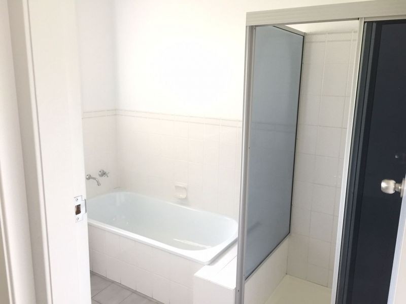 16 Kindra Crescent, Coolamon NSW 2701