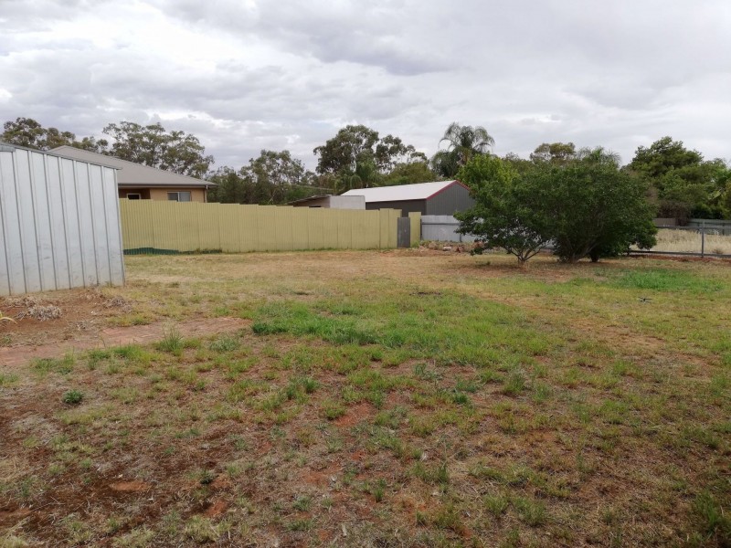 16 Kindra Crescent, Coolamon NSW 2701