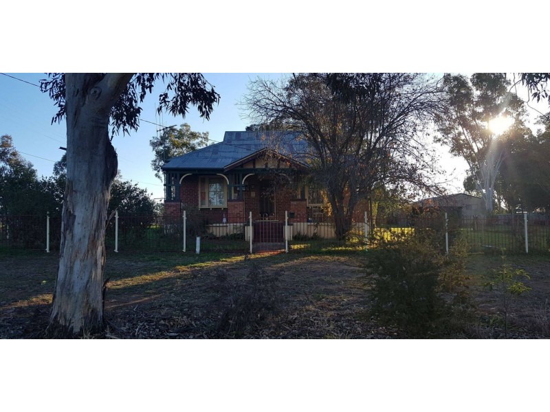 10 Newton Road, Canowindra NSW 2804