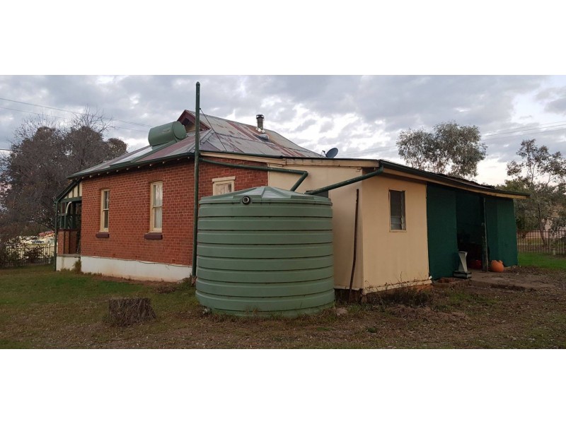 10 Newton Road, Canowindra NSW 2804