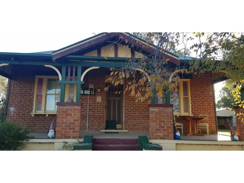 10 Newton Road, Canowindra NSW 2804