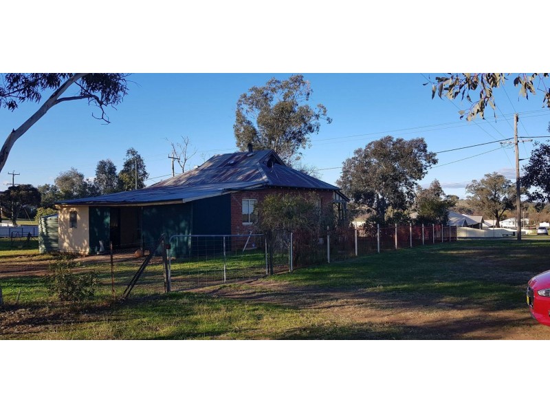 10 Newton Road, Canowindra NSW 2804