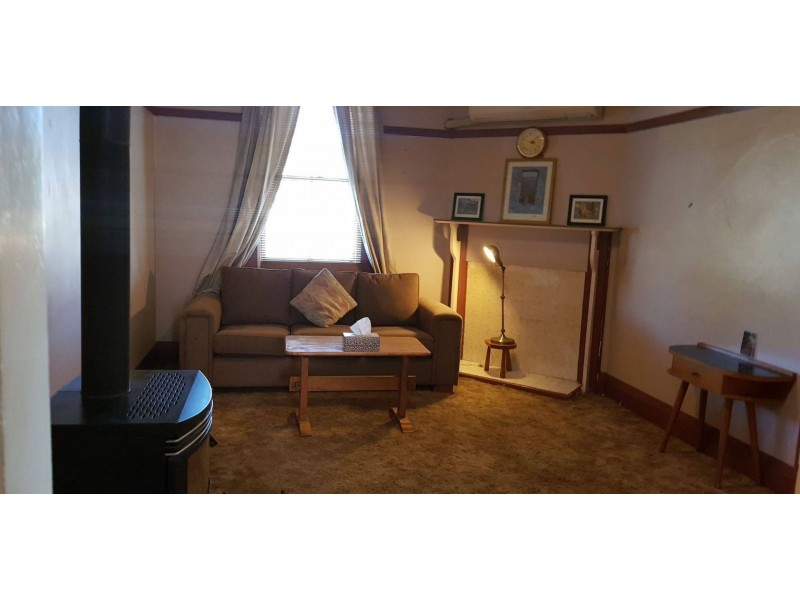 10 Newton Road, Canowindra NSW 2804