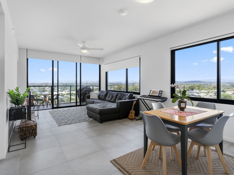 1406/372 Marine Parade, Labrador QLD 4215
