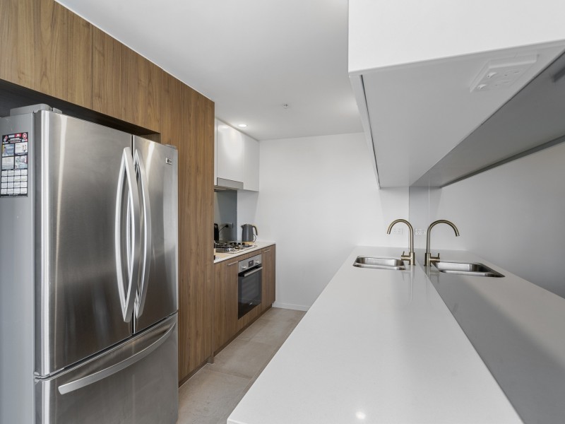 1406/372 Marine Parade, Labrador QLD 4215