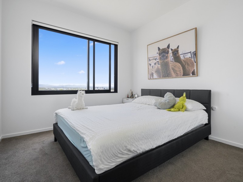 1406/372 Marine Parade, Labrador QLD 4215