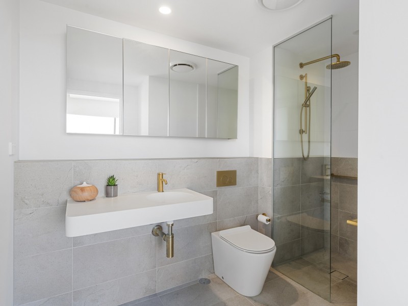 1406/372 Marine Parade, Labrador QLD 4215