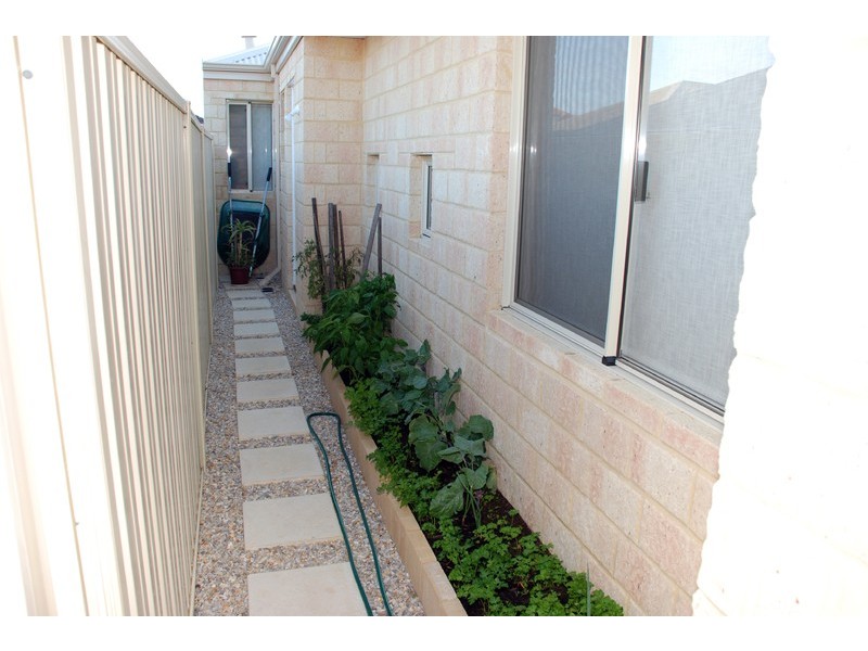 22A Hardcastle Ave, Landsdale WA 6065