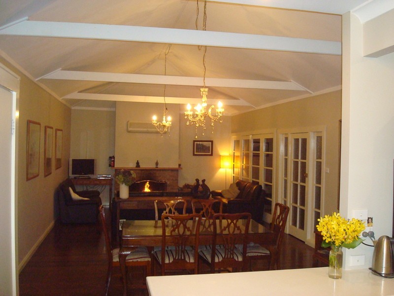 8 Barnett Avenue, Bundanoon NSW 2578