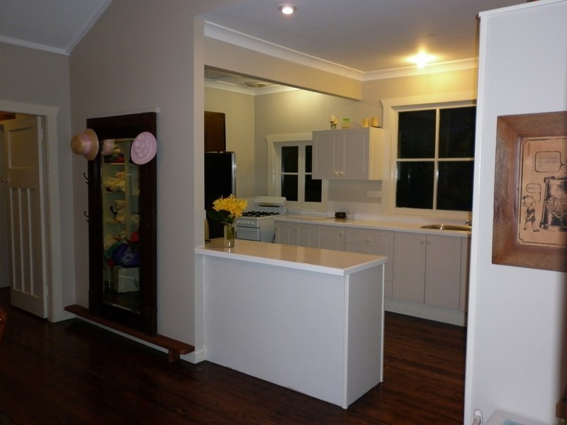 8 Barnett Avenue, Bundanoon NSW 2578